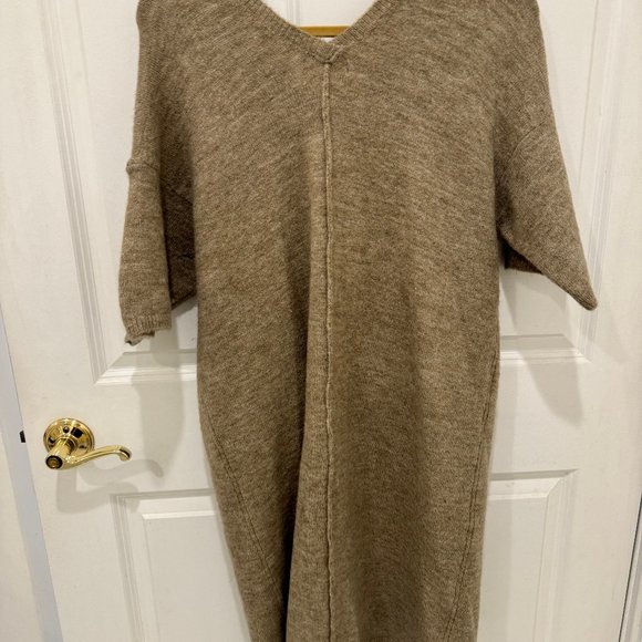 Look by M New York Size Small, Tan Sweater dress/tunic - Picture 7 of 7